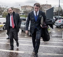 Antonio Ingroia e Gianluca Manca all'ingresso del tribunale di Viterbo